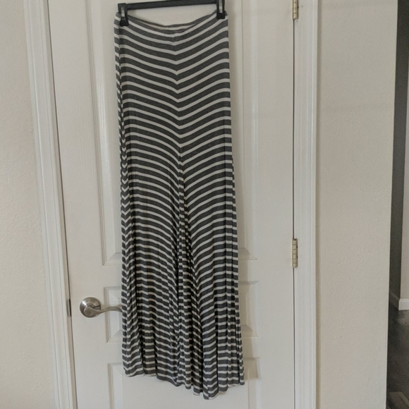 BCBGMaxAzria Sydnee Maxi Skirt - Picture 2 of 4